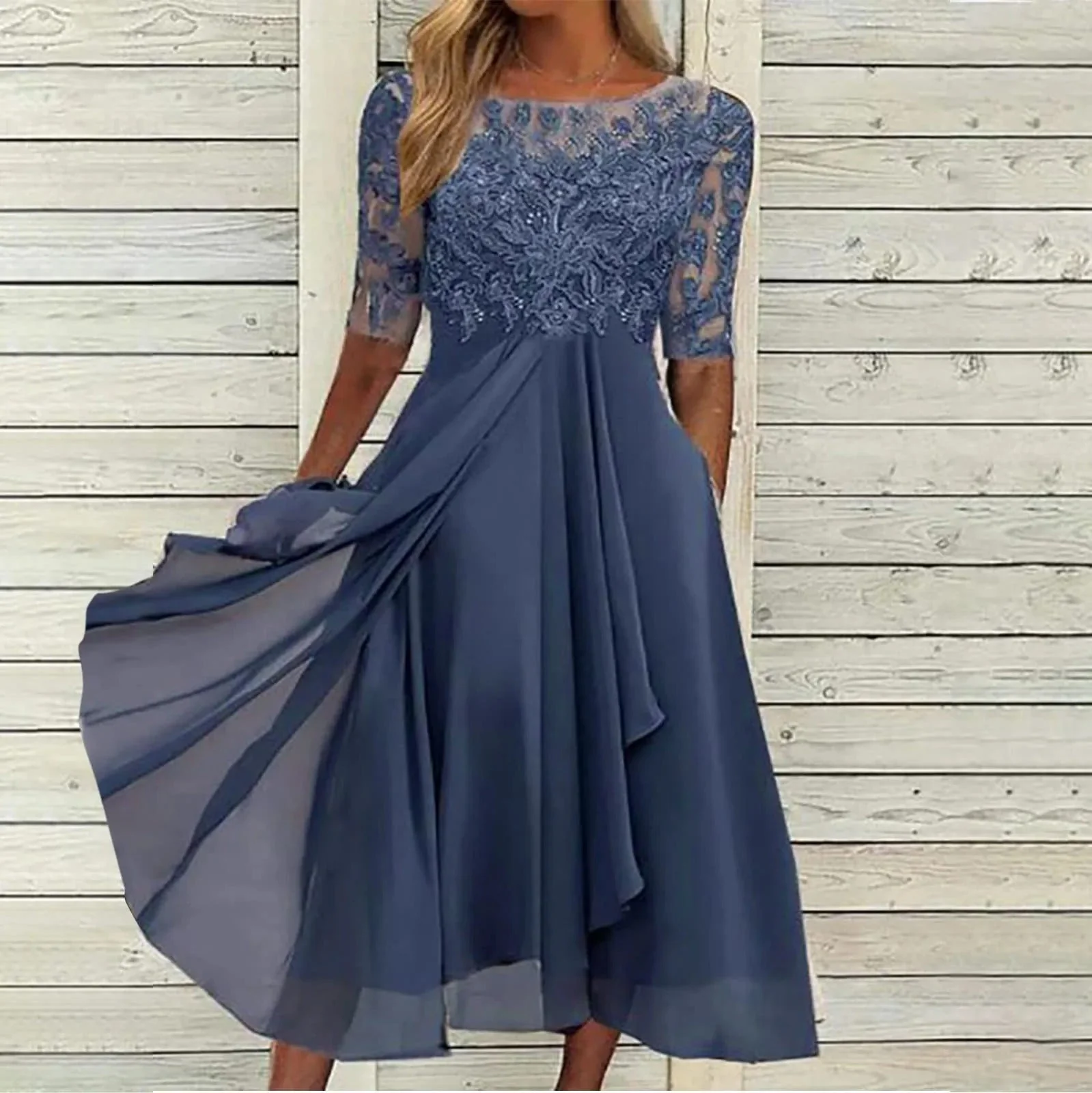 Puck™ - Elegantes Midi-Kleid aus Spitze